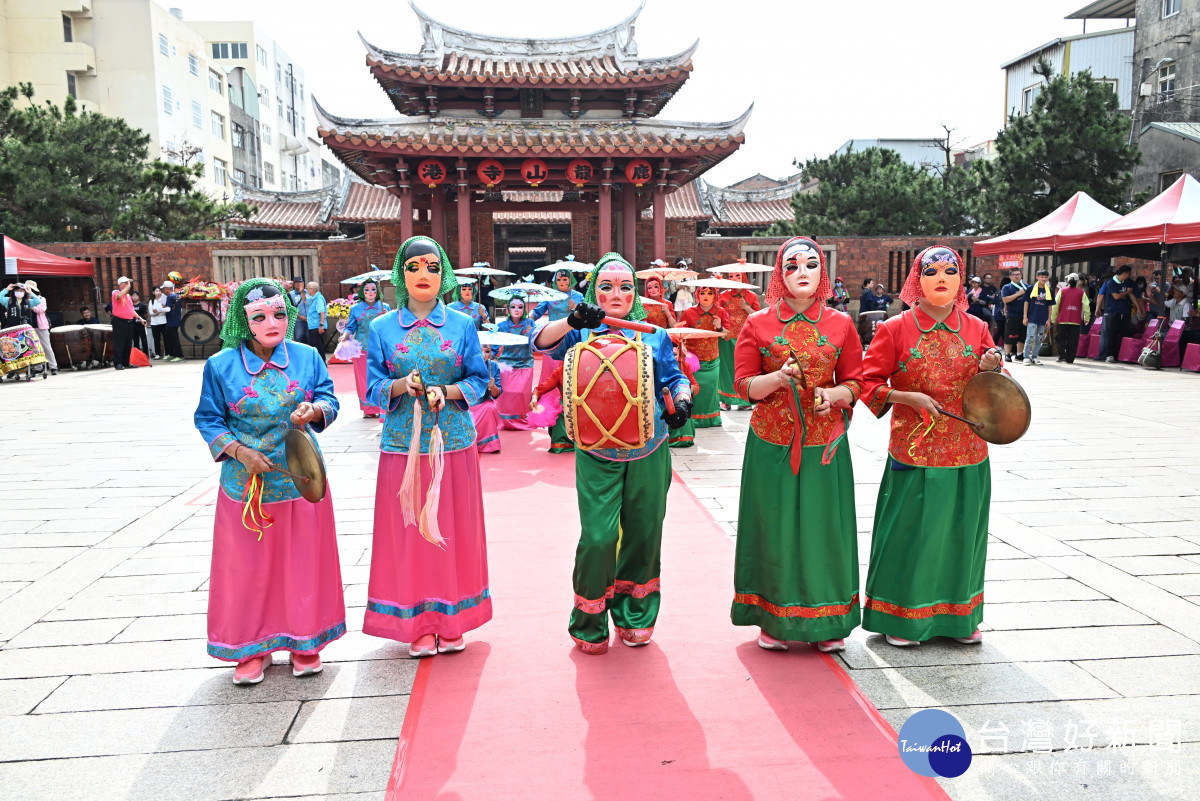雙龍首度會師鹿港，龍王祭揭開慶端陽序幕。圖／彰化縣政府提供