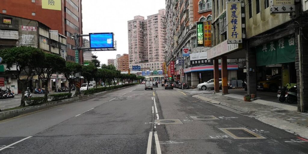 新北道路銑鋪施工 八里中山路、三重重新路夜間封閉 32 %E9%A4%8A%E5%B7%A5%E8%99%95%E5%B0%87%E6%96%BC6%E6%9C%8812%E6%97%A5%E8%87%B314%E6%97%A526%E6%97%A5%E8%87%B328%E6%97%A5%E5%A4%9C%E9%96%93%E8%BE%A6%E7%90%86%E4%B8%89%E9%87%8D%E5%8D%80%E9%87%8D%E6%96%B0%E8%B7%AF%E4%B8%89%E5%9B%9B%E6%AE%B5%E9%8A%91%E9%8B%AA%E5%B7%A5%E7%A8%8B%E5%B0%87%E5%B0%81%E9%96%89%E9%87%8D%E6%96%B0%E6%A9%8B%E9%87%8D%E6%96%B0%E8%B7%AF%E5%BC%95%E9%81%93%E4%B9%8B%E6%B1%BD%E8%BB%8A%E9%81%93%E5%8F%8A%E6%A9%9F%E8%BB%8A%E9%81%93 1024x512 1