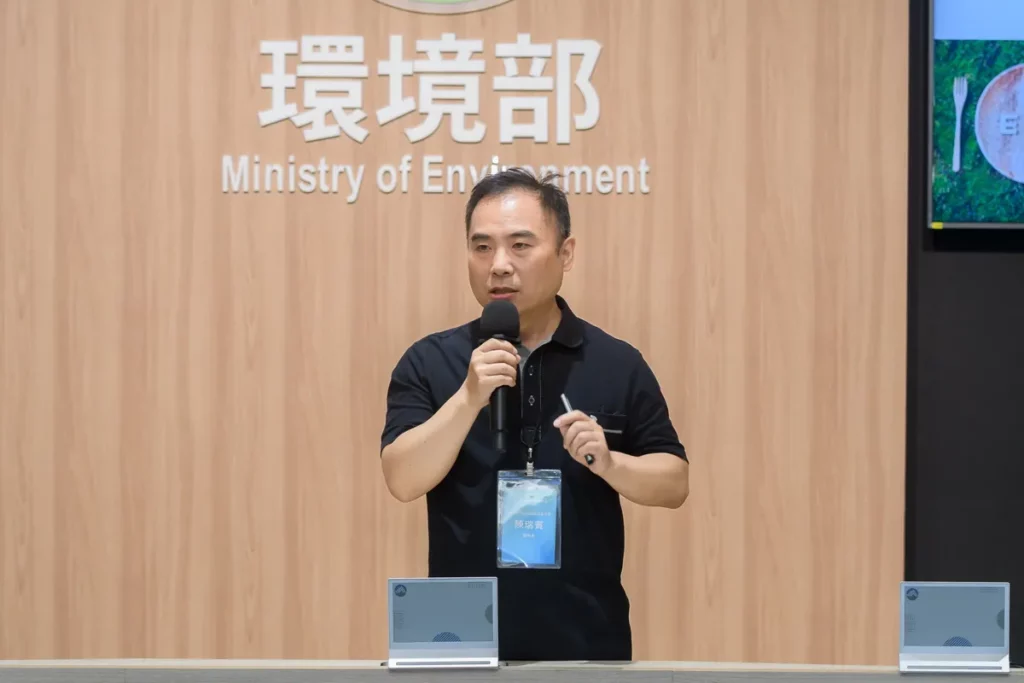 「瓶到瓶」專案小組計畫主持人陳瑞賓表示,2025年至今獲得各界極大迴響,累計超過千位個人連署願意使用再生塑膠,希望透過共識會議吸引更多業者加入具體行動。