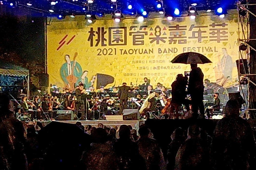 黃瓊慧批樂團雨中演出　桃園市府舉一例打臉議員質疑雙標 221