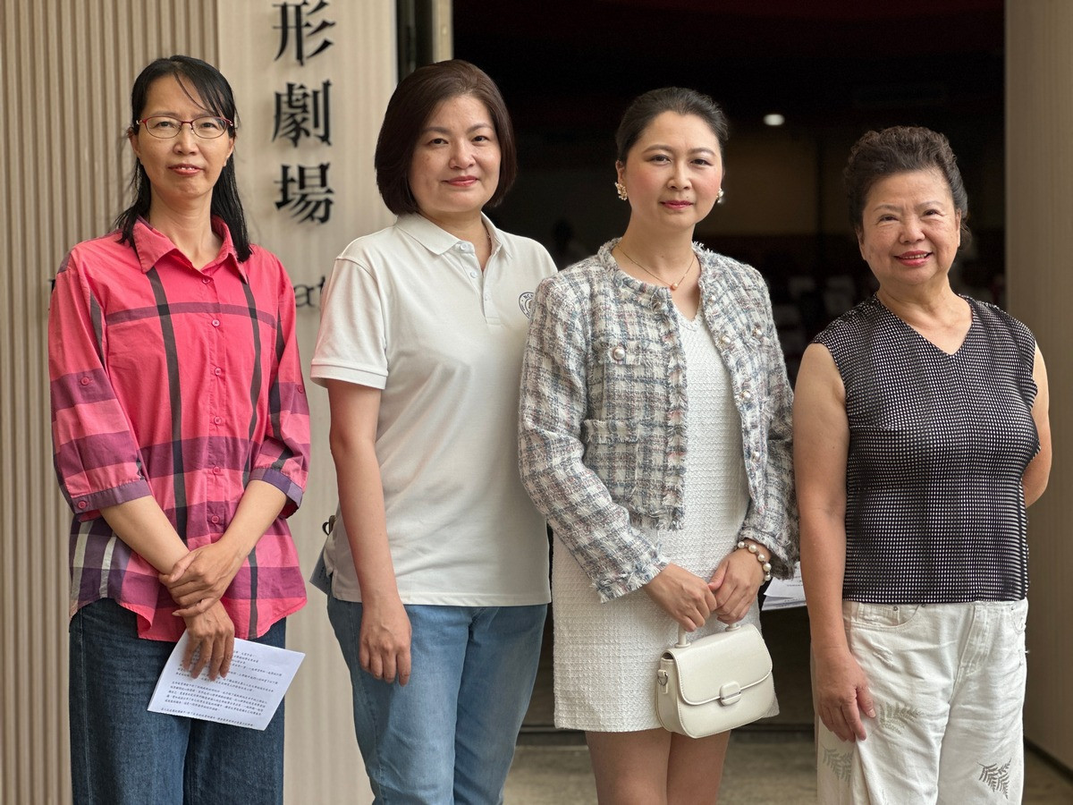 114學年度暨大第三人生大學結業式暨成果展,身心舒健與人文創意學分學程學員張金雀(左起)、樂齡觀光休閒與餐旅學分學程學員李淑蜜、健康營養管理學分學程學員段毓琦、高齡照護學分學程學員吳美玲,代表學員分享修業心得。(圖/暨大提供)<br /><br /> <br /><br />