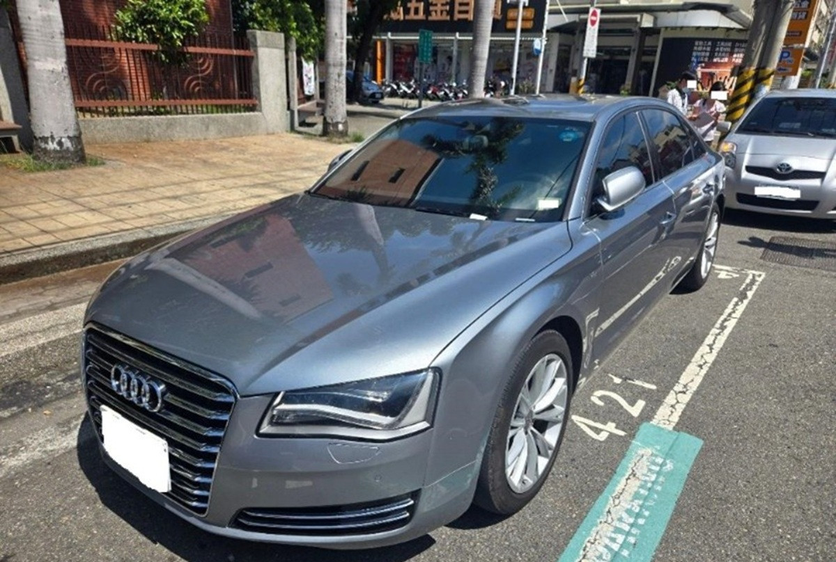 豪車欠稅躲地下停車場仍被找到 彰化分署拖吊後38萬元全繳清