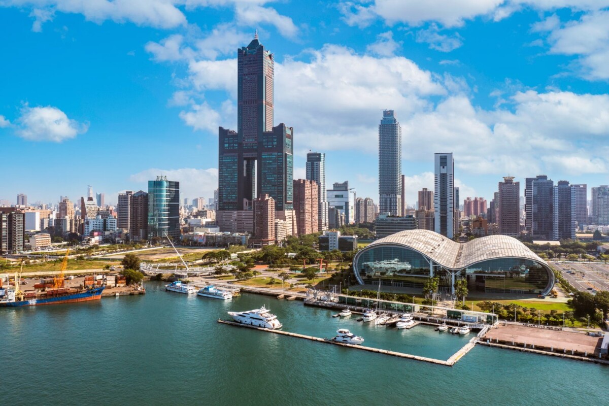 ▲高雄洲際酒店響應__IHG__集團年度優惠_2026_Summer_Sale夏季大促，加碼抽獎活動「夏日港灣際遇」，抽海外奢華酒店住宿券。（圖/高雄洲際酒店提供）