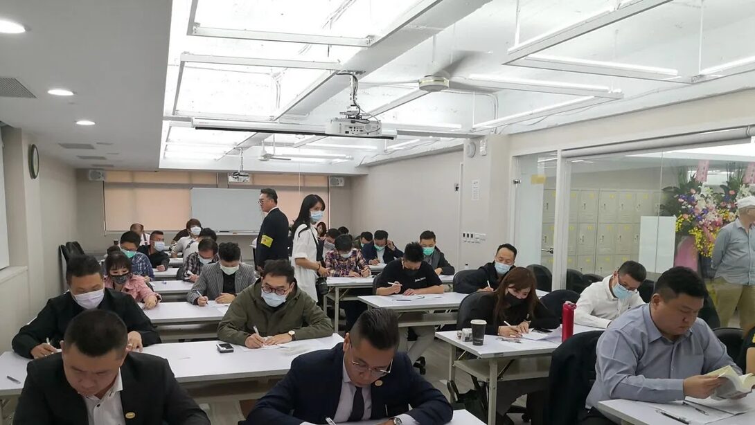 ▲學員參與中華民國徵信商業同業公會全國聯合會專業課程與考核訓練,相關培訓制度也被視為2026優良徵信社評鑑標準的重要環節之一。(圖/中華民國徵信商業同業公會全國聯合會提供)