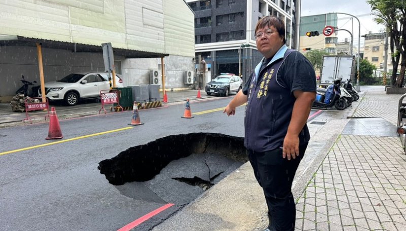 污水幹管阻塞才剛排除 福誠二街3天後再現大面積塌陷
