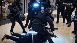 隨機攻擊挾持人質太逼真 北市警偕多機關聯手反恐演練 42 %E4%BA%94 4 300x169 1