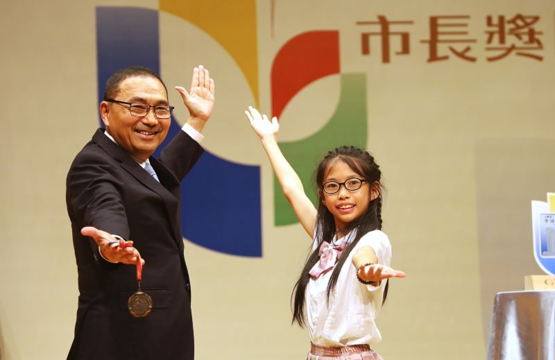 新北市長獎表揚逾五千人 侯友宜勉勵學子展現多元發展 31 《圖說》大鵬國小李沛璇同學。〈教育局提供〉