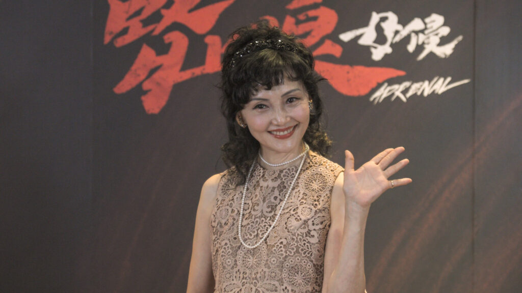 日本影后南果步跨海來台力挺《腎上腺母侵》首映 田麗、李㼈攜豪華卡司揭開人性暗黑真相 35 %E6%97%A5%E6%9C%AC%E5%BD%B1%E5%90%8E%E5%8D%97%E6%9E%9C%E6%AD%A5%E7%89%B9%E5%9C%B0%E9%A3%9B%E4%BE%86%E5%8F%B0%E7%81%A3%E5%8F%83%E5%8A%A0%E9%A6%96%E6%98%A0%E6%9C%83 1024x576 1