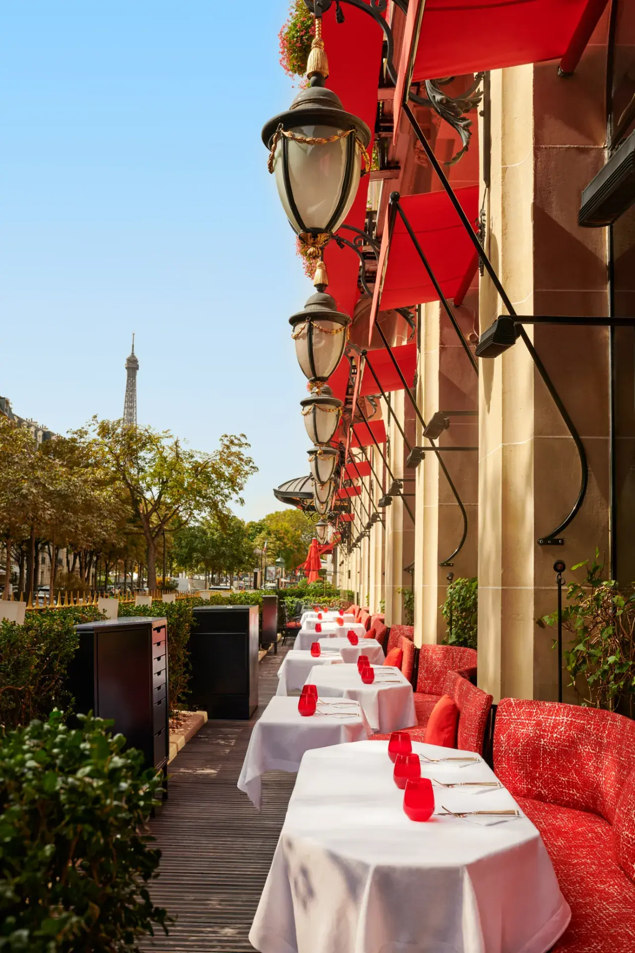 Hotel Plaza Athenee La Terrasse Montaigne Portrait