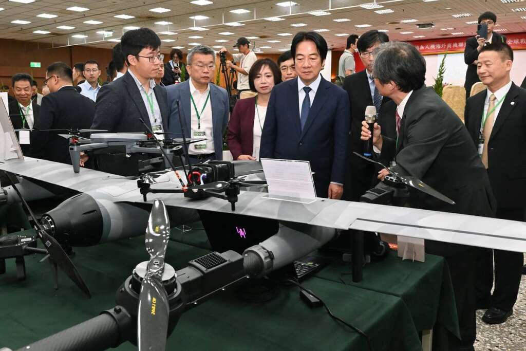 ▲賴清德總統今日上午前往臺中出席「台灣卓越無人機海外商機聯盟大會師」時表示,推動無人機產業是國家重大政策,政府將以打造亞洲無人機產業中心為目標。(圖/記者張玉泰攝)