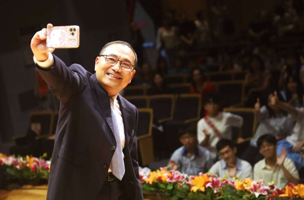 ▲新北市114學年度市長獎、適性市長獎、品學模範市長獎暨優秀身心障礙學生代表與市長合影活動。