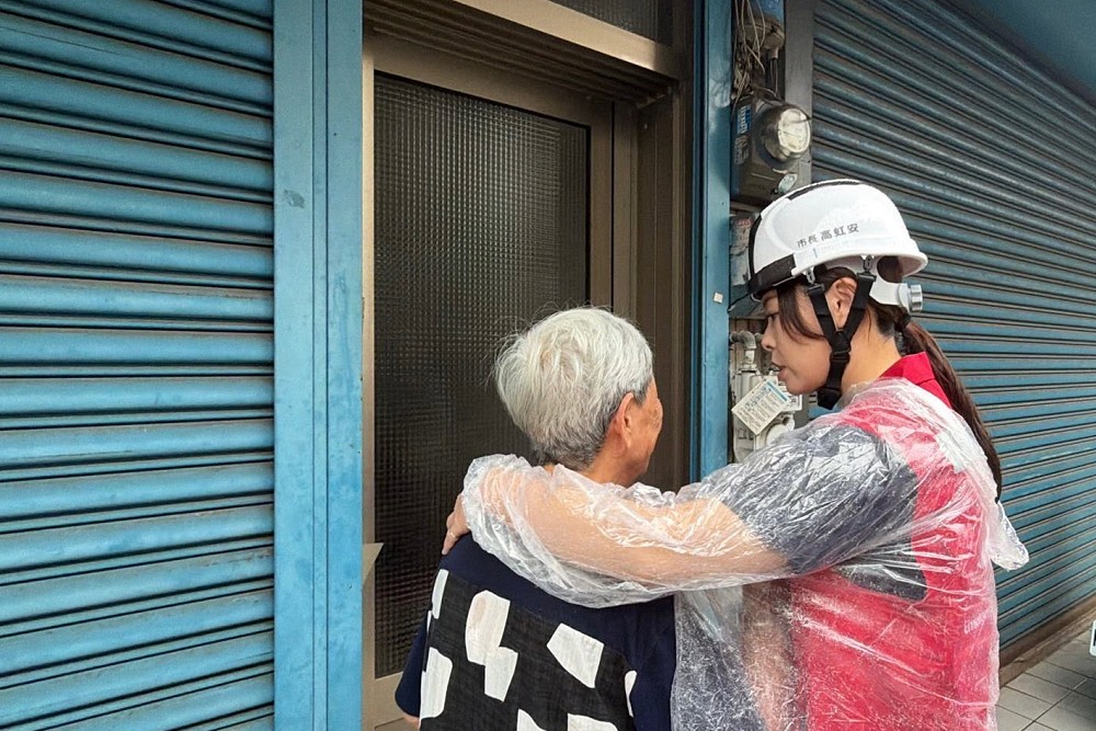 新竹便當店凌晨氣爆4人傷 蔣萬安致電高虹安:台北全力支援 230 新竹便當店凌晨氣爆4人傷 蔣萬安致電高虹安:台北全力支援 229