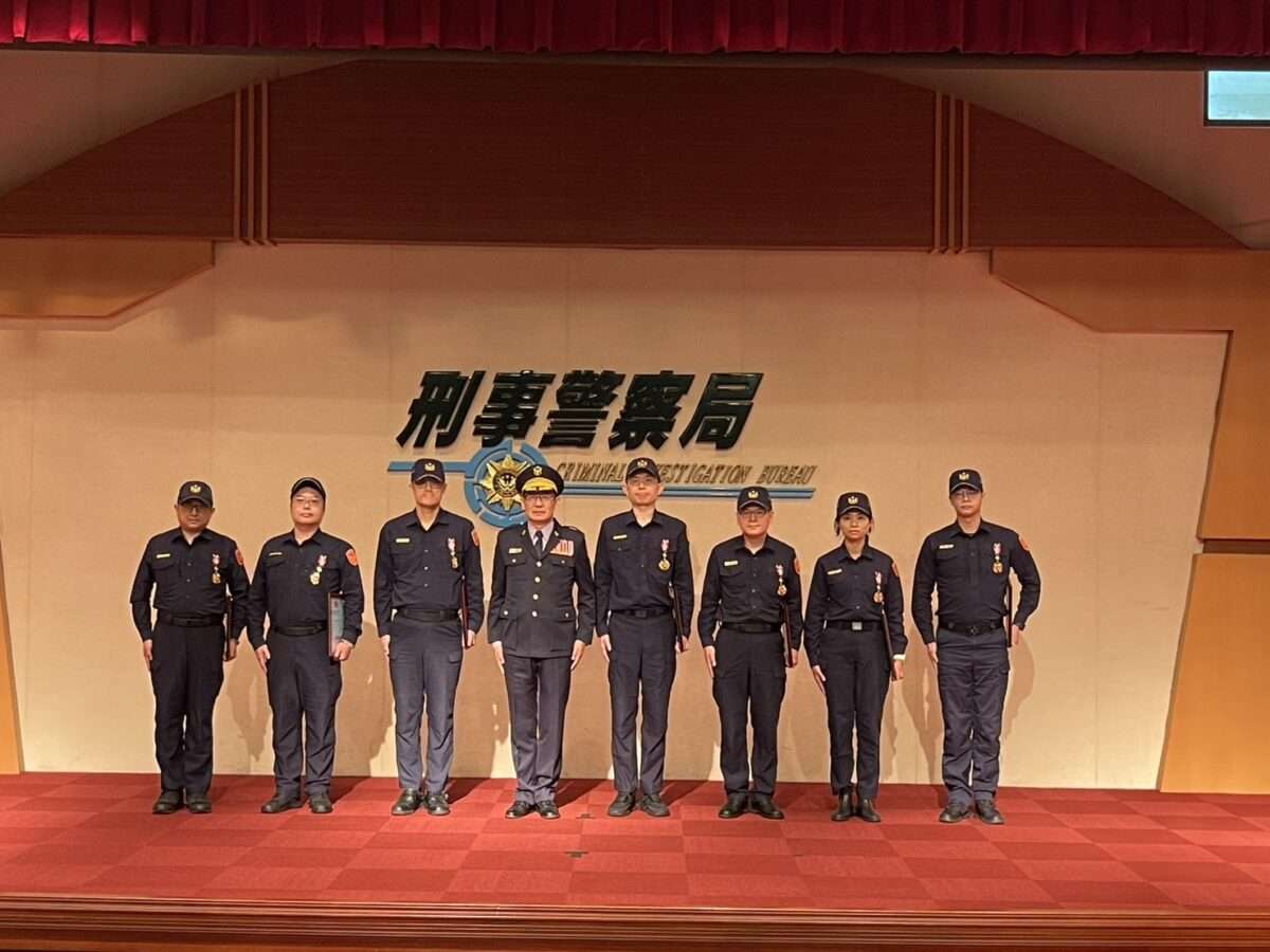 肯定同仁維護社會治安辛勞 刑事局警察節大會表揚績優員警 78