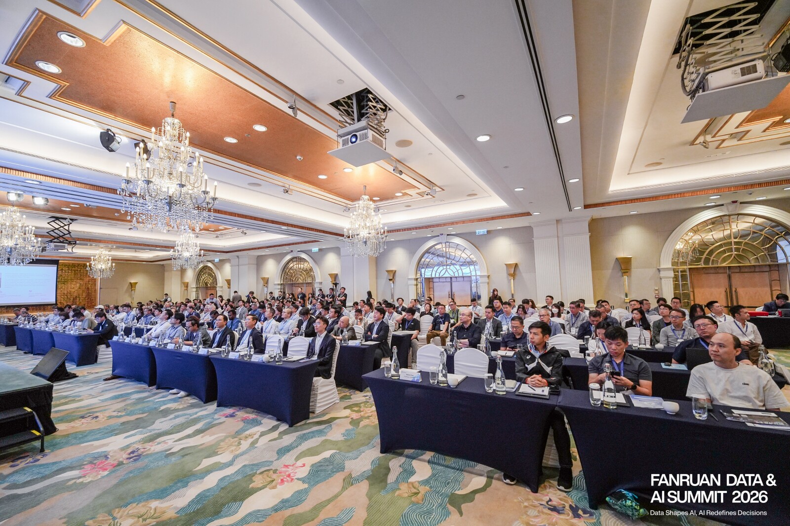 帆軟香港 DATA & AI SUMMIT 2026 揭幕