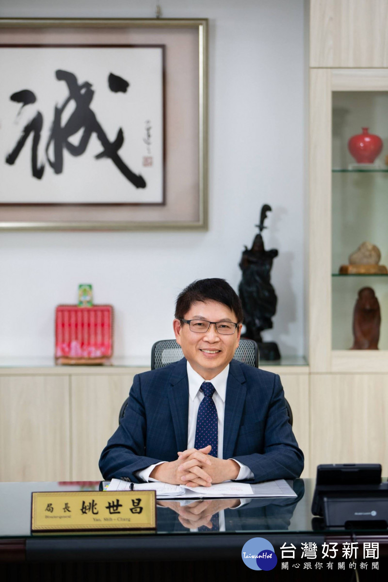 桃園市政府地稅局長姚世昌卸任。