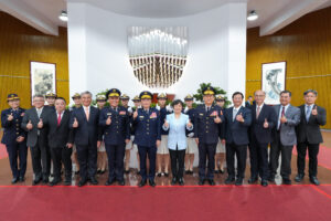臺灣警察專科學校43期畢業典禮 1,893名畢業生將投入第一線治安工作 40 1781076435200 300x200 1