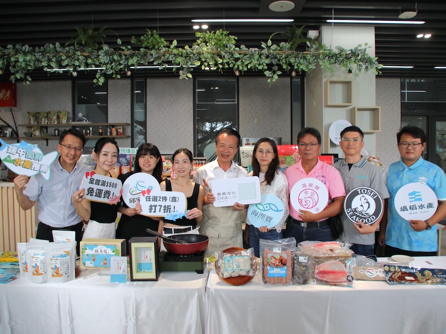 嘉義縣長翁章梁邀民眾把握6月22日前優惠活動，上平台選購嘉義在地新鮮水產，享受嘉義優鮮從產地直送餐桌的原汁原味饗宴。（圖/嘉義縣政府提供）