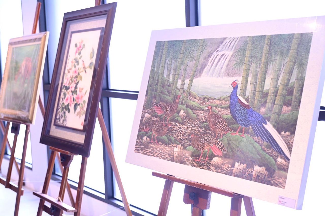 口足畫家聯展用色彩訴說人生 40幅作品震撼亮相花蓮美術館