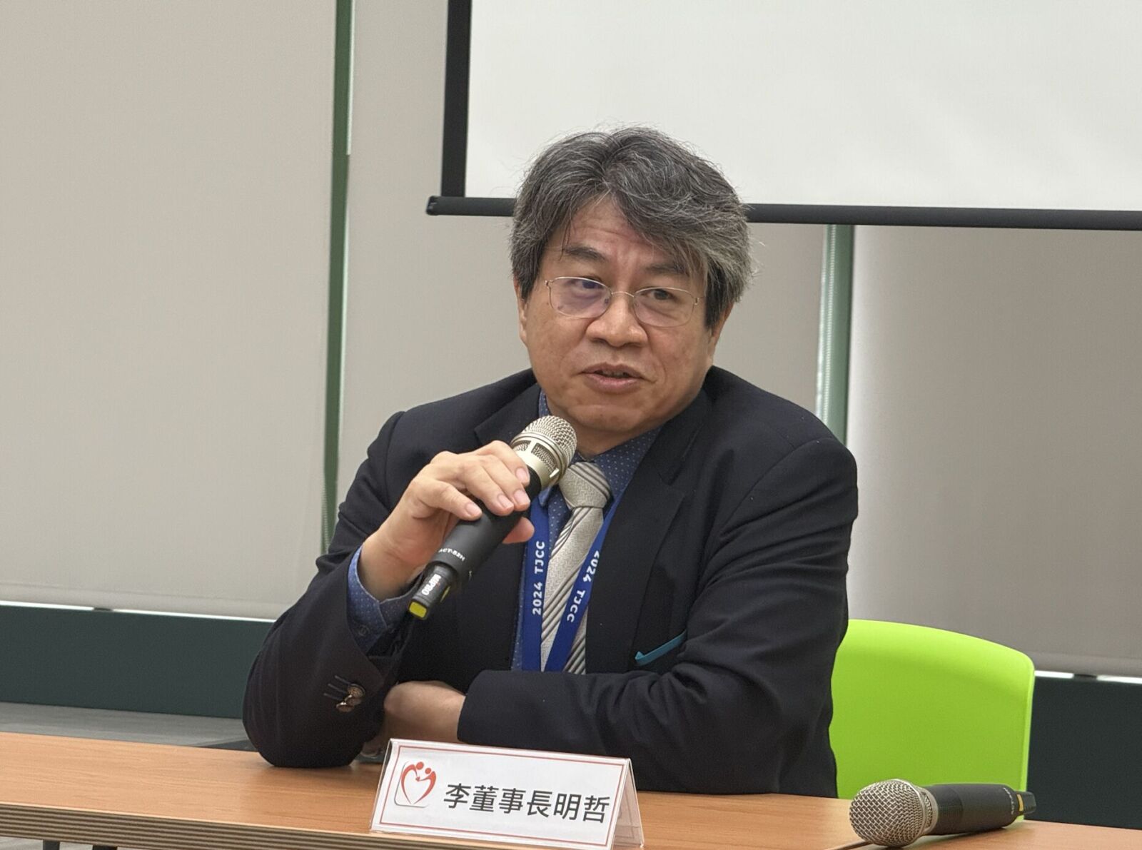 器捐中心爆內鬥!董事長喊「傷痕累累」請辭 石崇良:將挽留 206 器捐中心爆內鬥!董事長喊「傷痕累累」請辭 石崇良:將挽留 205