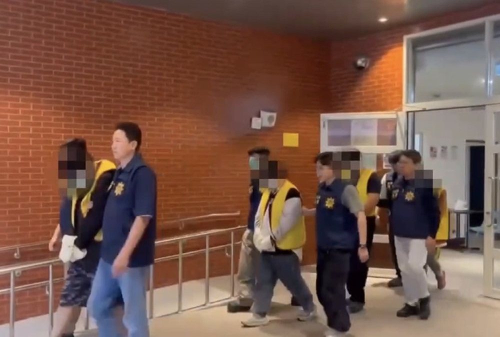 涉租民宿賣毒品 花蓮警搜出依托咪酯與安毒4人送辦 199 cnews204260610a09