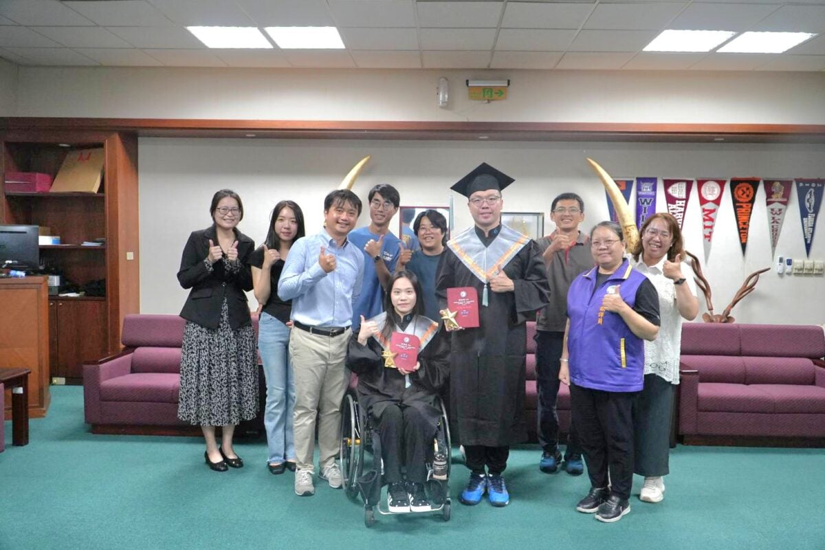 ▲逆境不設限!正修科大表揚四大學習楷模,總統教育獎得主許雅惠感動全場。