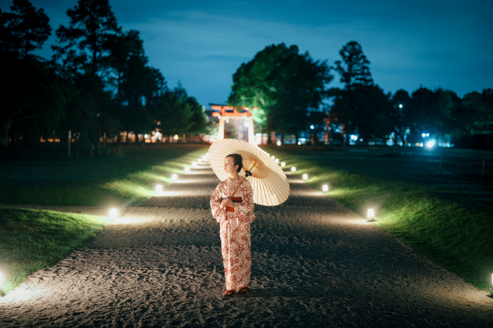 世界文化遺產「上賀茂神社」將在07/11～07/22期間限定夜間點燈。　圖：京都Connect／提供