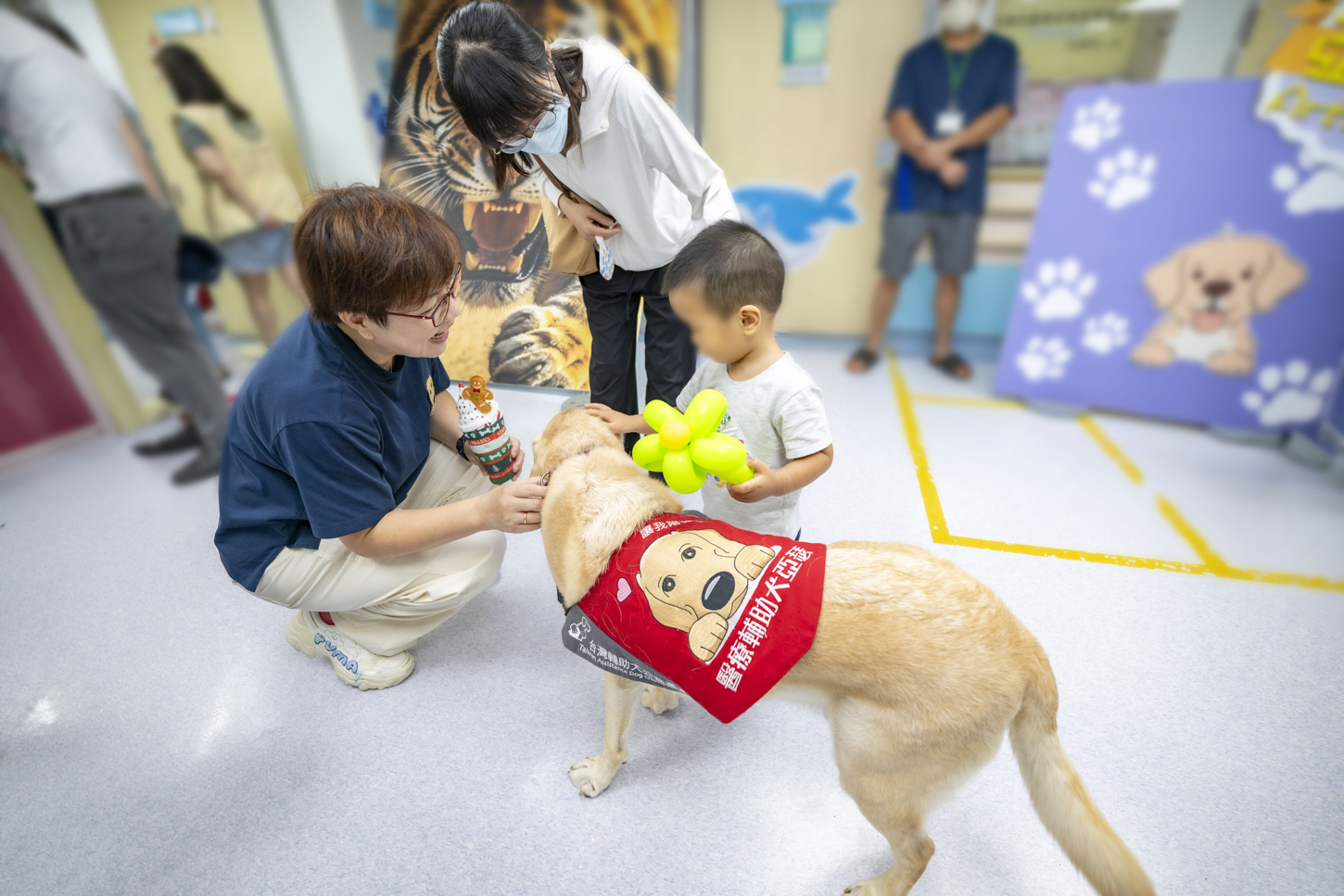 (有影片)/生命傳愛進病房!彰基病友咖啡車開進兒癌病房掀暖流 - https://www.watchmedia01.com