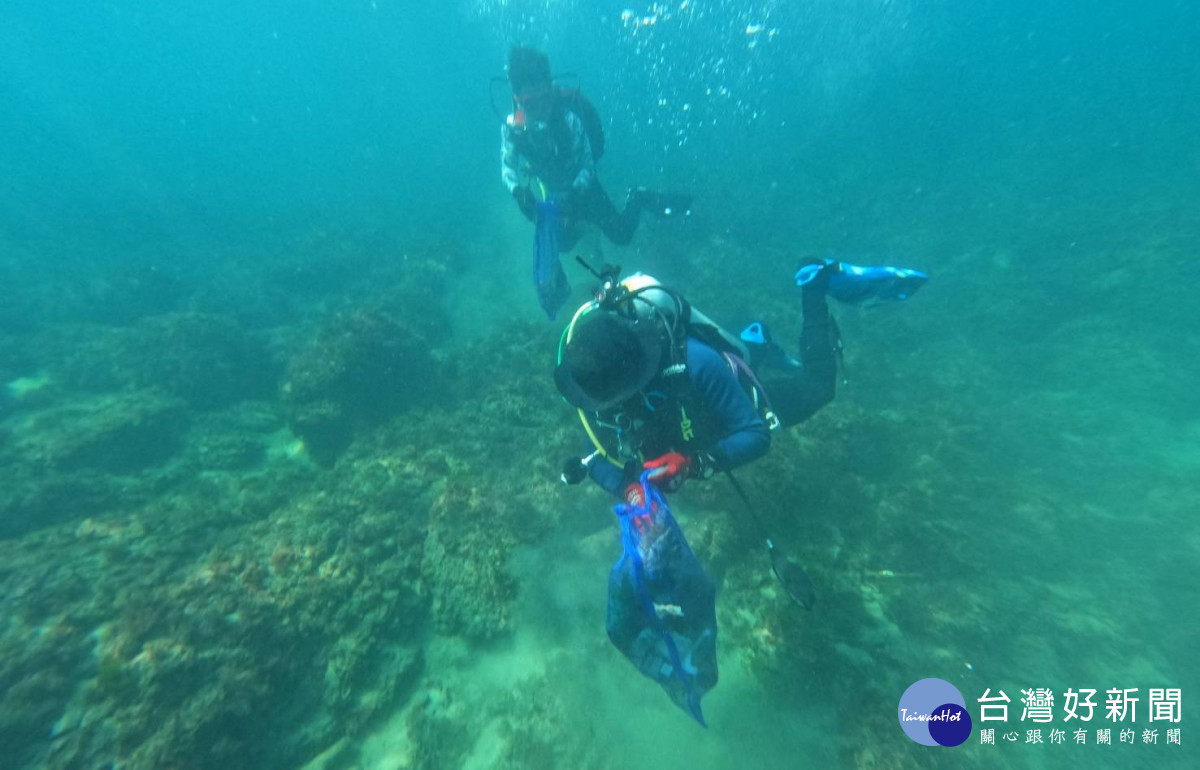 桃園致力海洋保育成果亮眼 環保艦隊、潛海戰將獲海委會頒獎表揚。