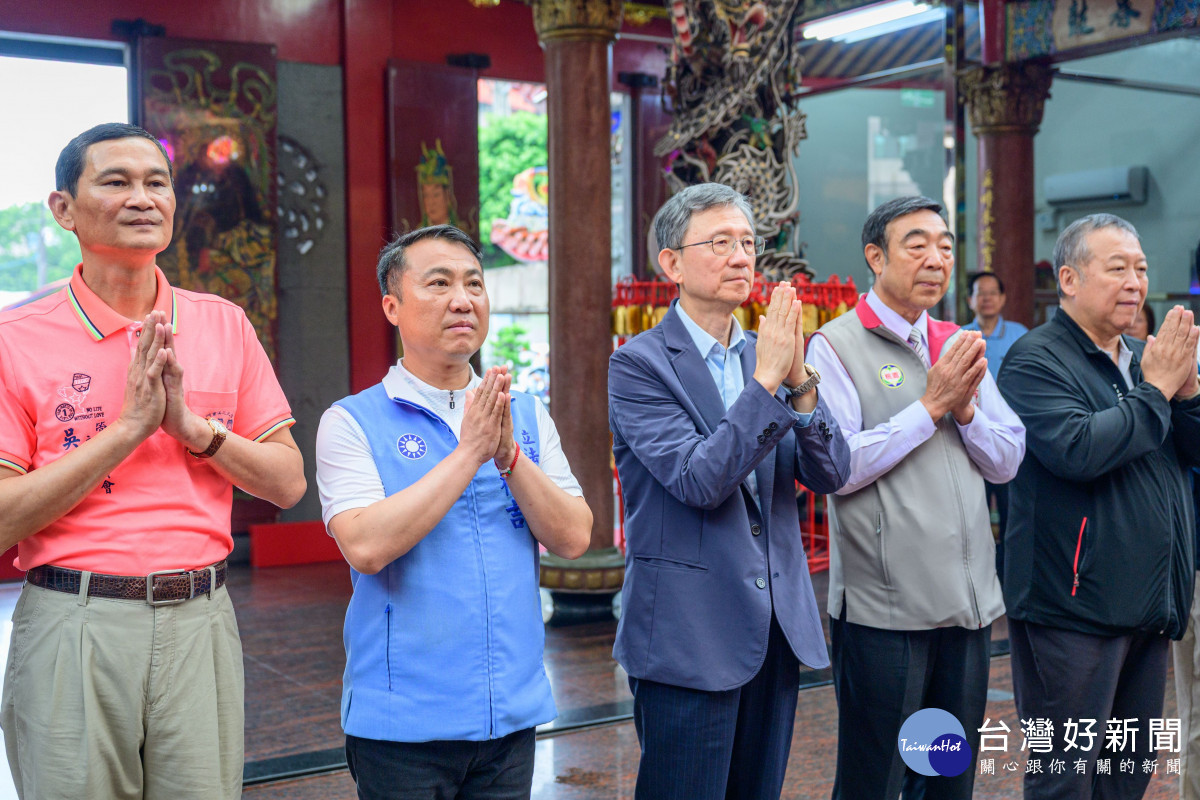 王明鉅副市長出席「頭重溪三元宮慶祝五穀爺聖誕平安福宴」。