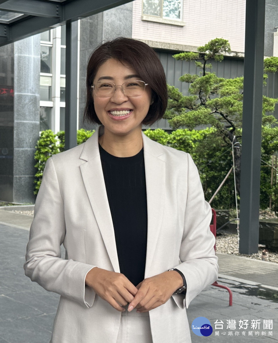 許淑華強調自己全力配合黨中央的安排與規劃。（記者扶小萍攝）