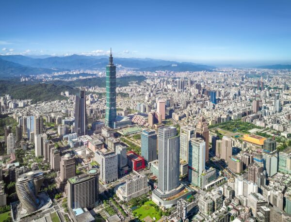 全球資⾦尋求避險與保值，台北頂級豪宅市場受矚⽬