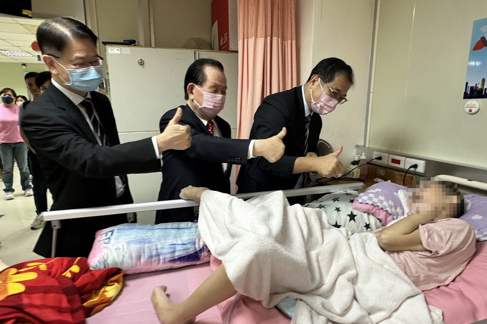 端午節前「包粽傳愛」　更保送愛植物人助重生 275