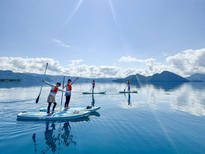 北海道飯店推全新SUP立槳體驗 附空拍記錄洞爺湖「水鏡」絕景!