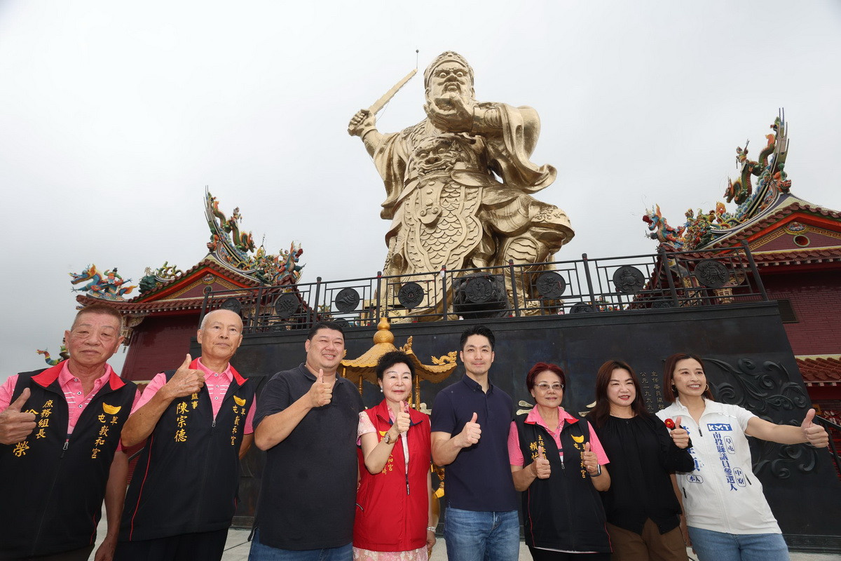 敦和宮162台尺高的銅向將要爭取金氏世界紀錄。（ 縣府提供）