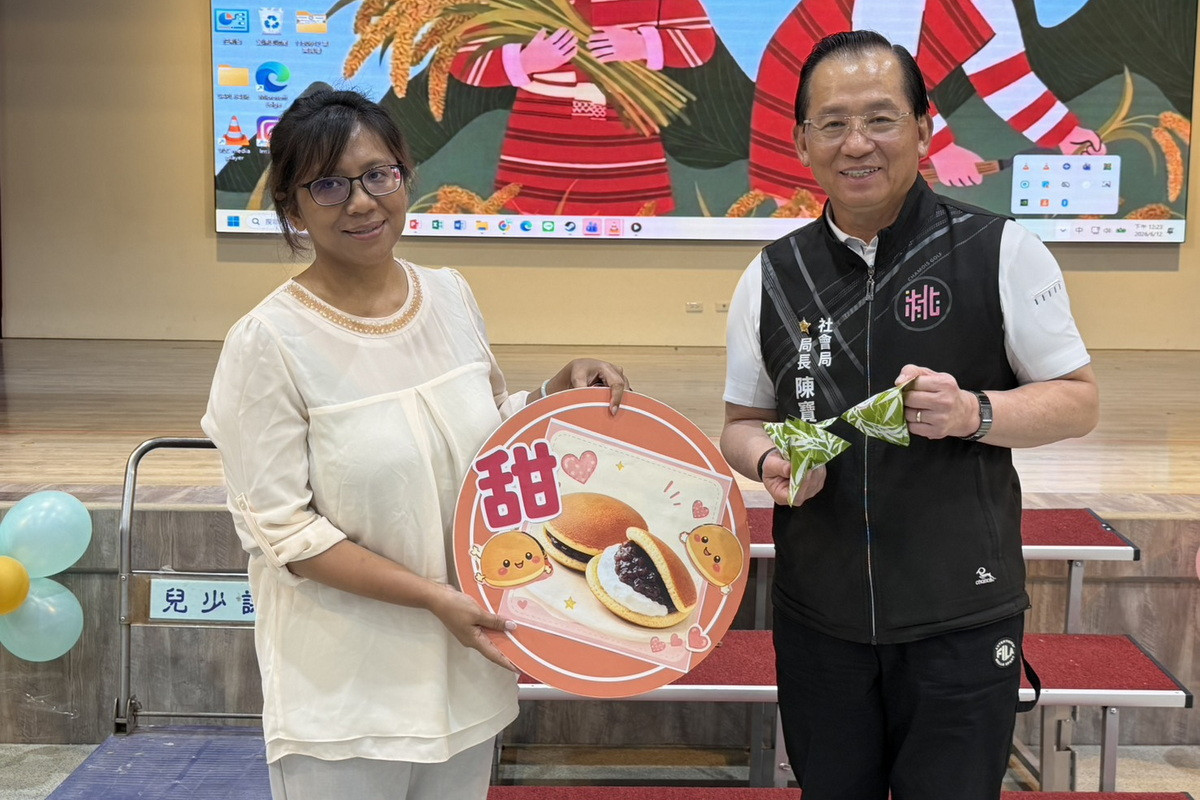 桃園市政府社會局結合手信霧隱城辦理「甜甜送暖.愛在復興」公益活動。