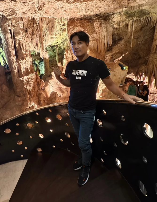 傅子純遺孀分享多張夫妻倆的渡假照。(圖/翻攝臉書)