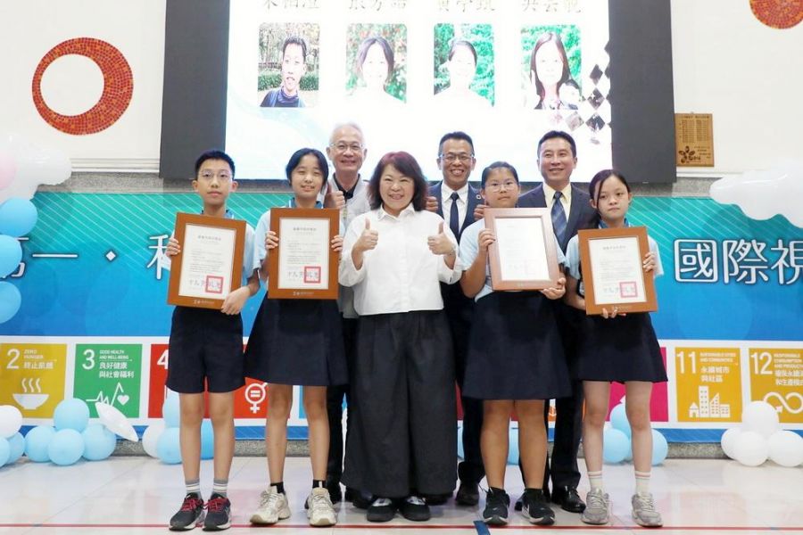嘉義市畢業季登場！黃敏惠市長勉勵孩子向光而行 照耀他人
