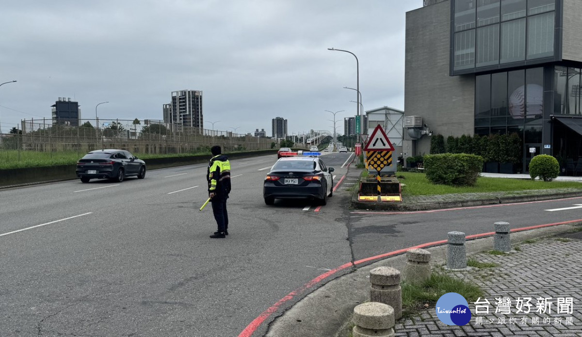 議長盃路跑中壢警方規劃交通疏導確保活動順利。