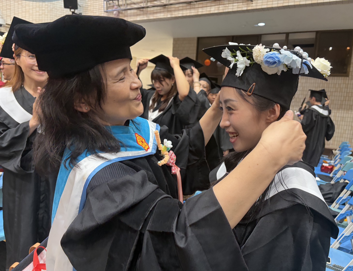 輔英科大畢典金句連發引共鳴 飛機啟航祝福學子勇敢逐夢