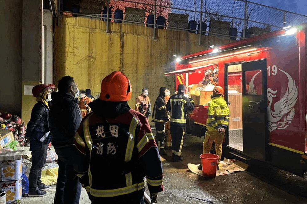 健全熱危害防護安全網 消防署訂定消防人員後勤照護指引 213 照片來源:消防署