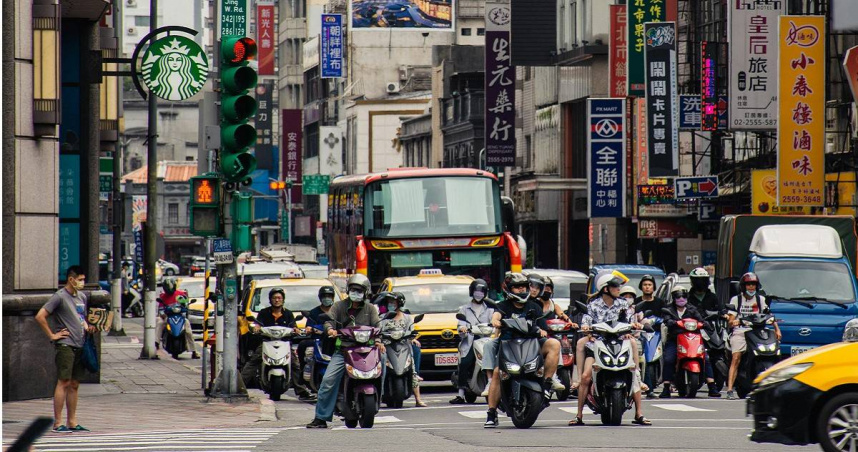 過半民眾支持因地制宜、有條件開放直接左轉　學者籲檢討制度 209