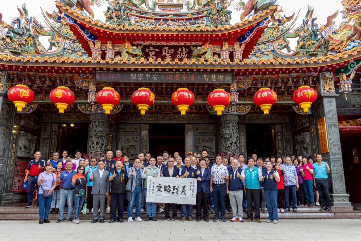 黃世杰連趕宮廟承諾挺青年!力推0到18歲津貼 喊話給年輕人機會 S 177447659 0