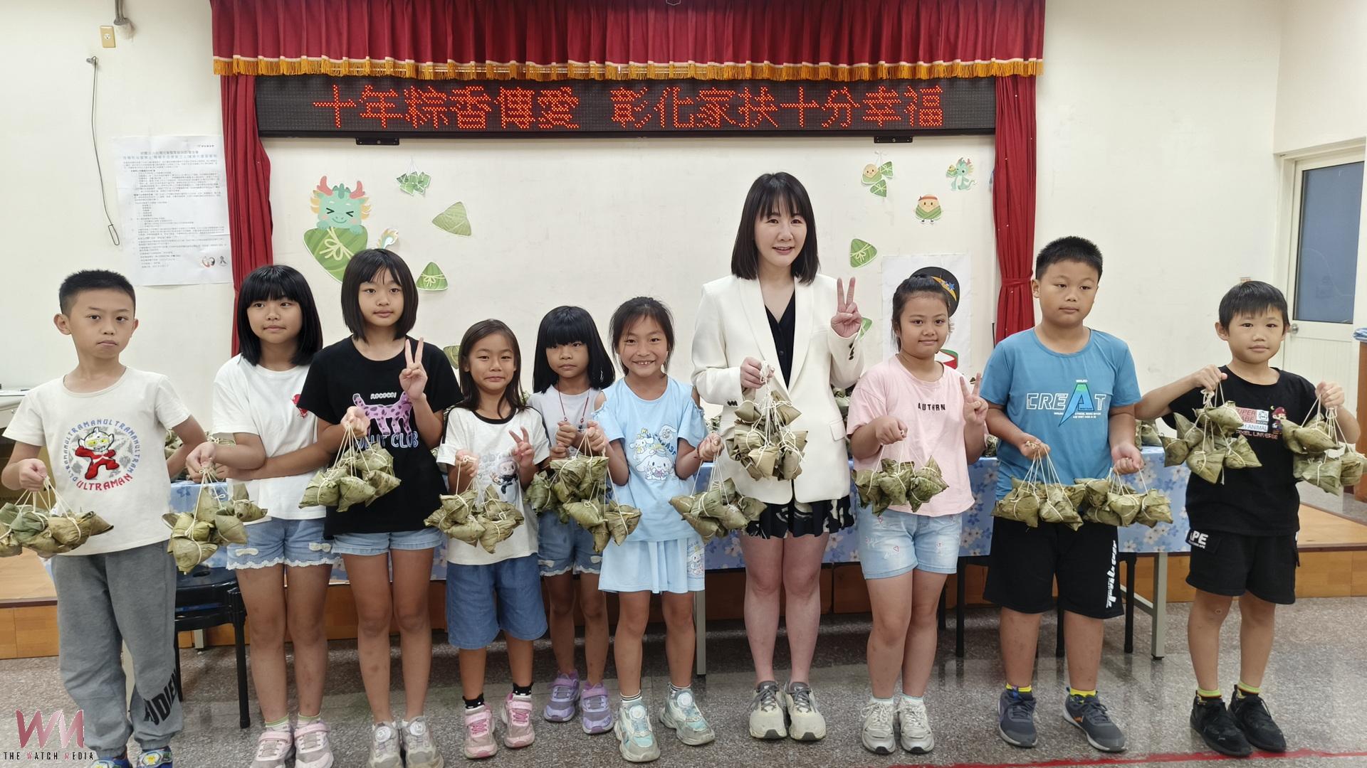 (有影片)/十年愛心不斷線 2,048顆粽子送暖彰化家扶沿海家庭 - https://www.watchmedia01.com