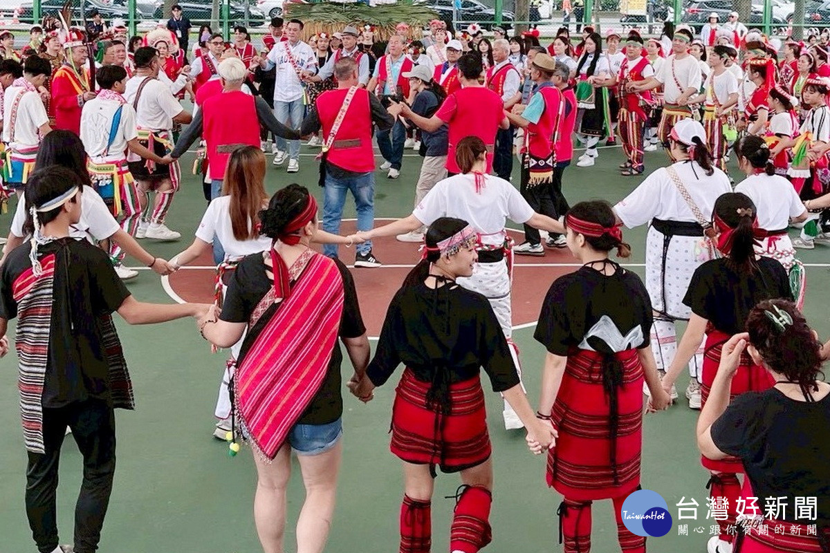 「115年度桃園市桃園區原住民族豐年祭」活動於桃園區三民運動公園籃球場熱鬧登場。<br /><br /> 