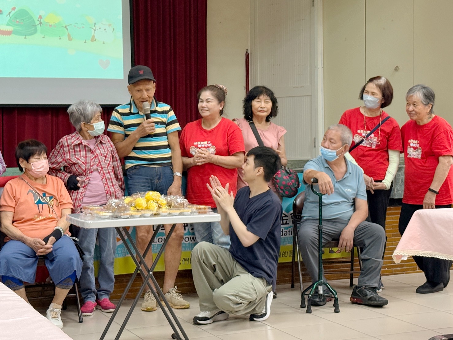 杜華基金會端午送暖　陪伴20位獨居長者走出家門歡度佳節