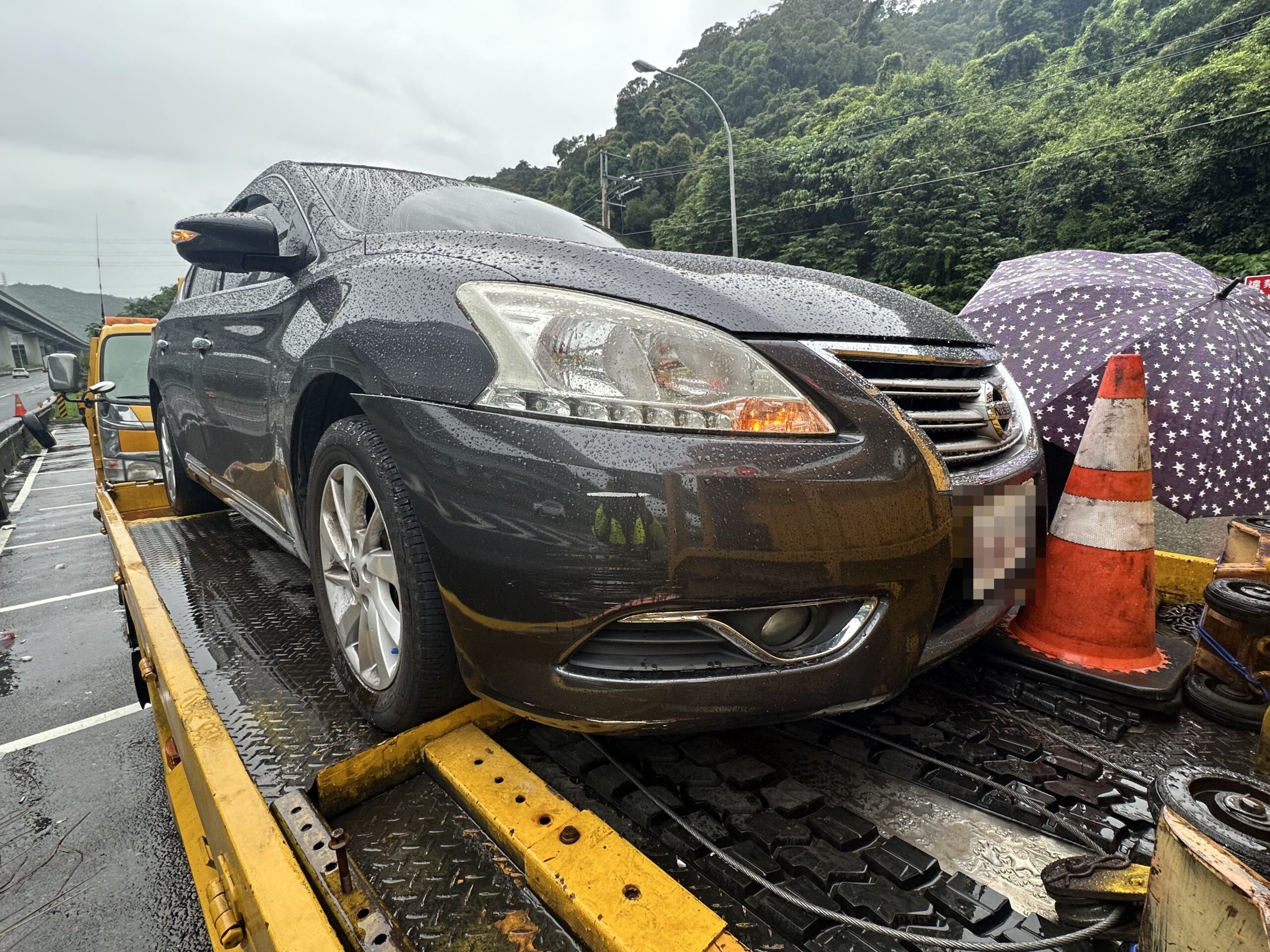恍神釀禍?國1五楊高架桃園路段6車連環撞 女乘客受傷送醫 649792 scaled