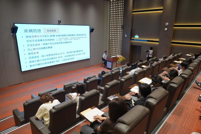 ▲縣府舉辦「動物醫事助理培訓班」透過系統化培訓培育專業人才,提升動物醫療服務量能,同時開創在地就業新契機。(記者劉峻文攝)