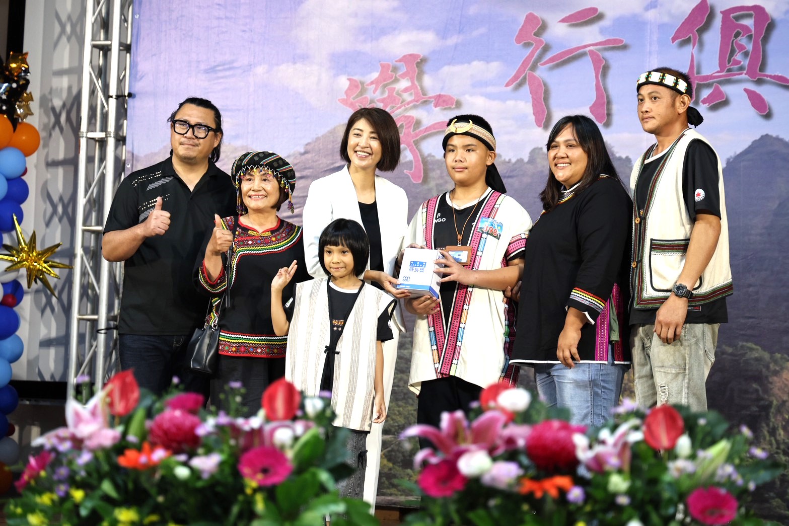 南投縣長許淑華頒發縣長獎 表揚全縣408位畢業生 - https://www.watchmedia01.com