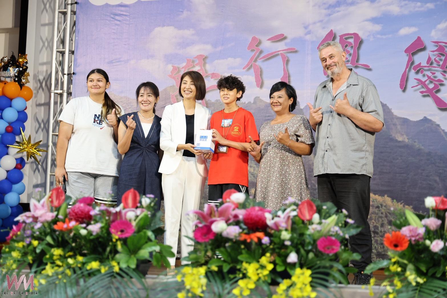 南投縣長許淑華頒發縣長獎 表揚全縣408位畢業生 - https://www.watchmedia01.com