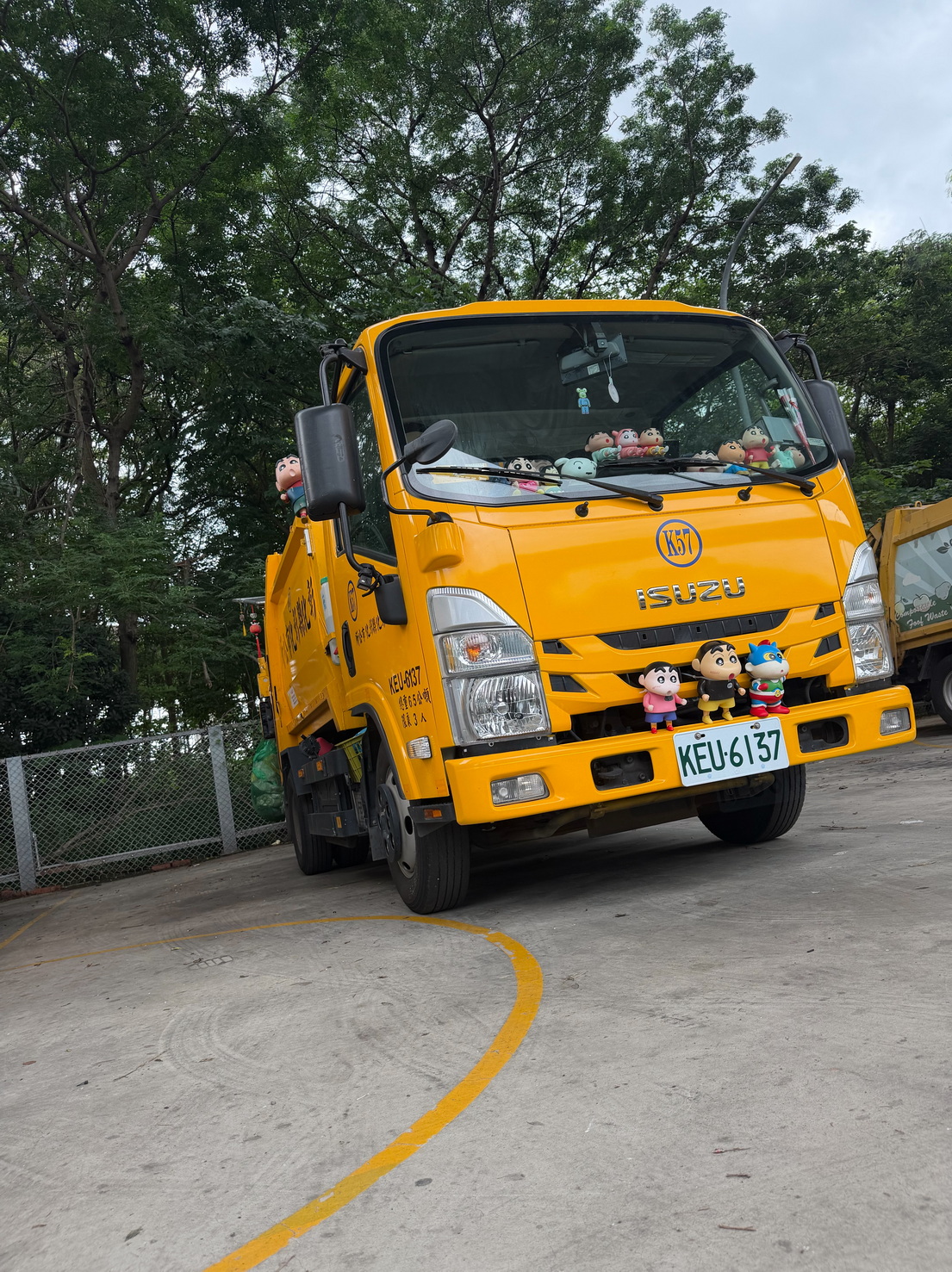 倒垃圾變追星現場?垃圾車掛滿卡通角色爆紅 - https://www.watchmedia01.com